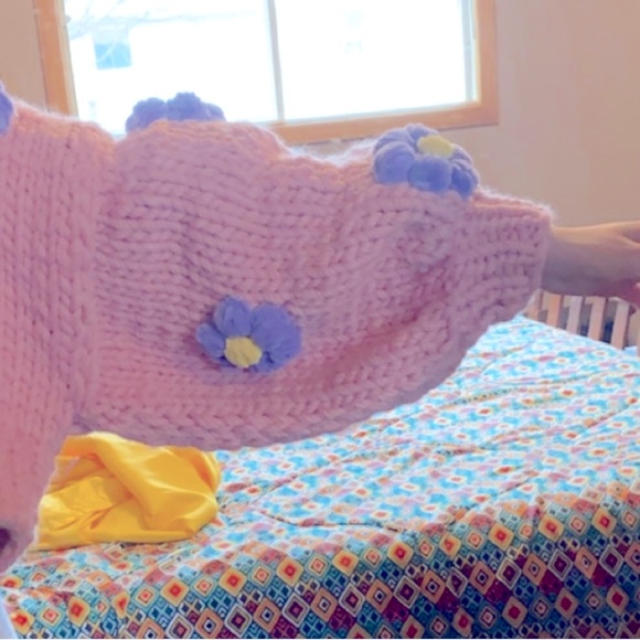 Chunky Knit Light Pink Daisy Cardigan - Picture 5 of 5